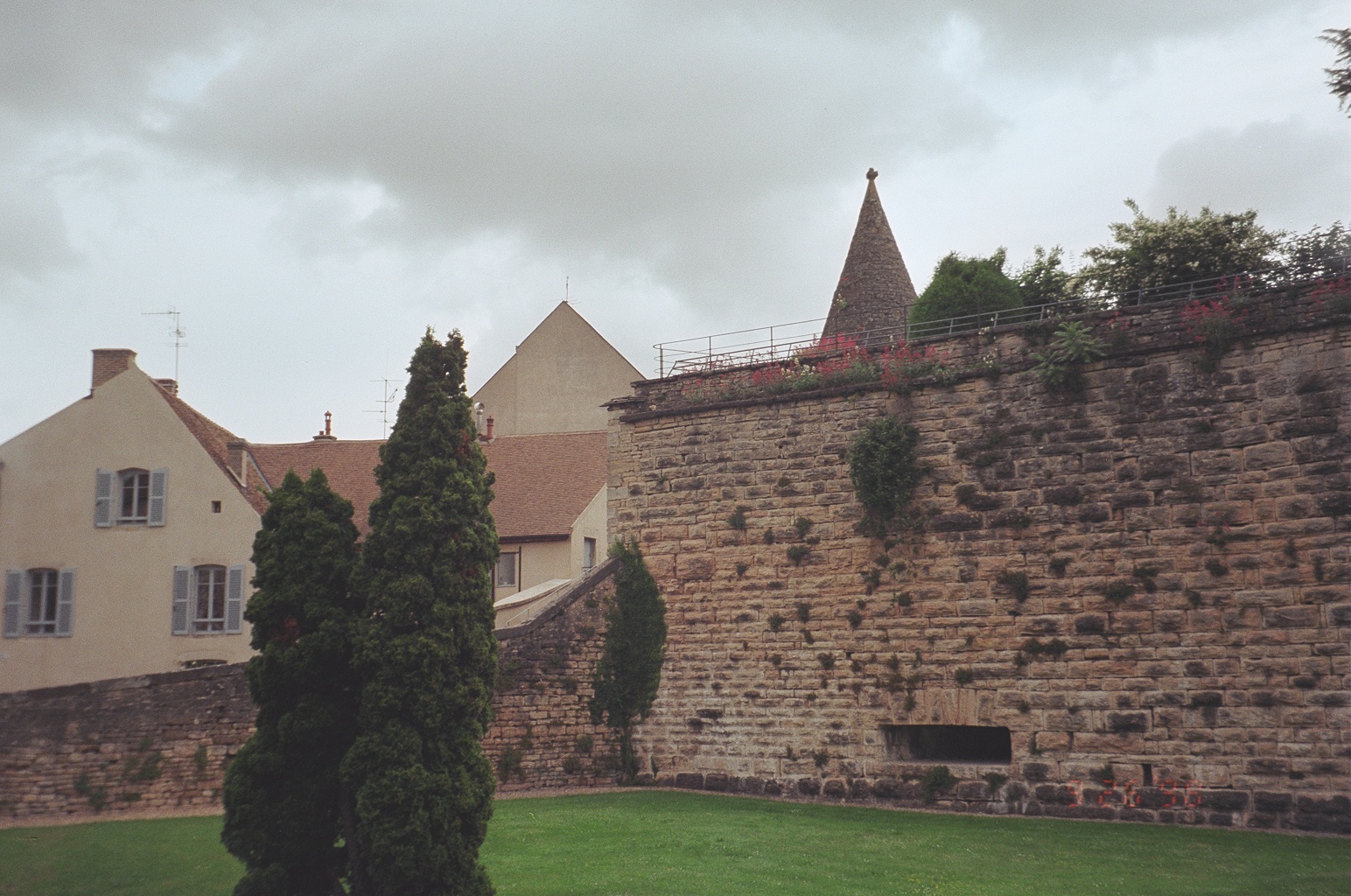 beaune walls