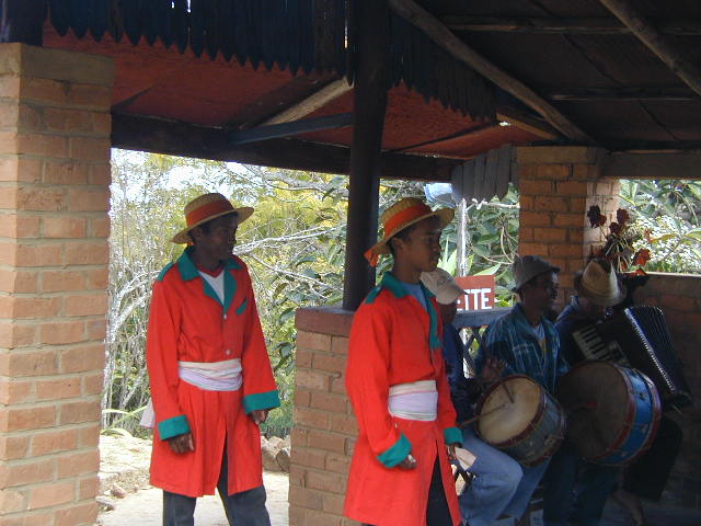dancers at ambohimanga