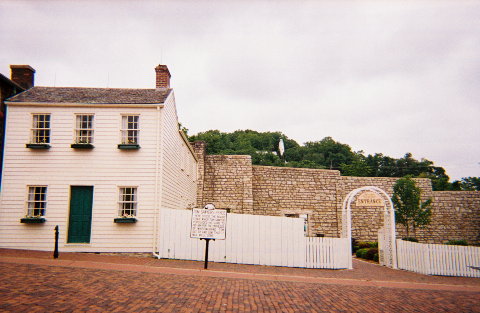 tom sawyer's fence